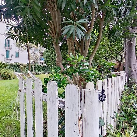 Bed and Breakfast Il Giardino Di Vico Neve à Naples Extérieur photo