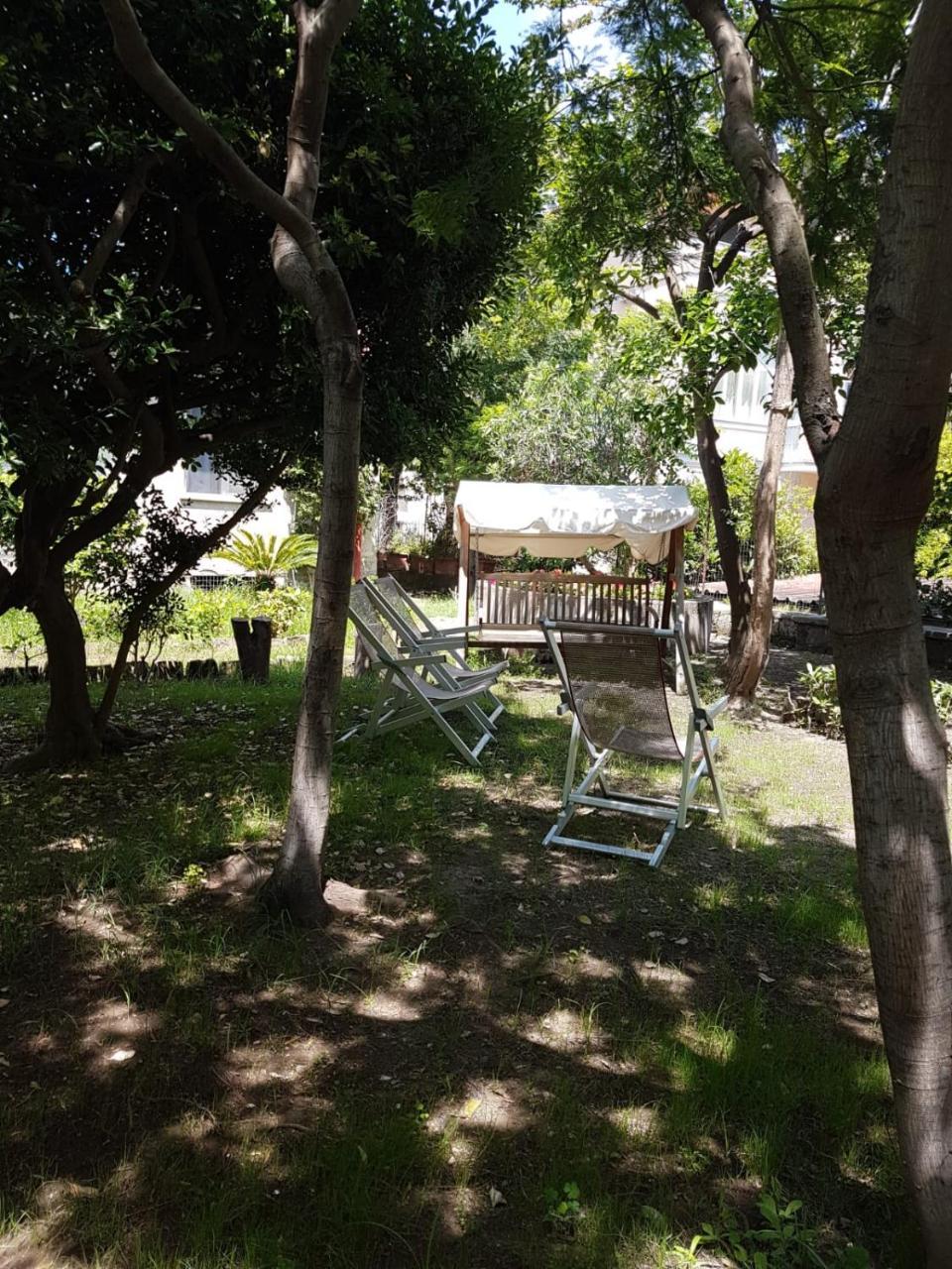 Bed and Breakfast Il Giardino Di Vico Neve à Naples Extérieur photo
